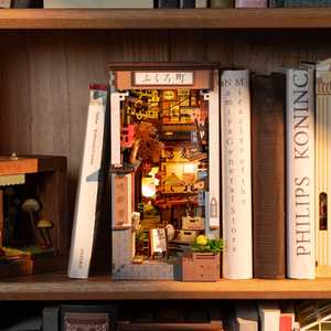 Book Nook: Sakura Wine Alley